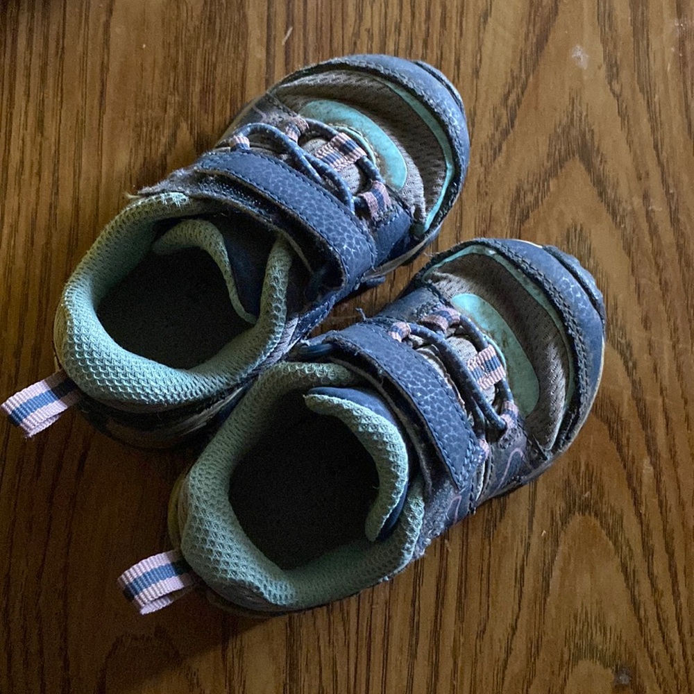 Kids 5.5m Merrell shoes